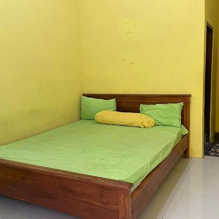 Oyo Life 93036 Eddy Homestay Syariah Lamongan ภายนอก รูปภาพ