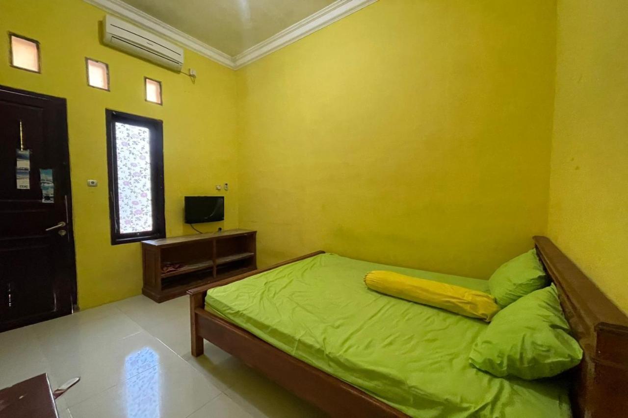 Oyo Life 93036 Eddy Homestay Syariah Lamongan ภายนอก รูปภาพ