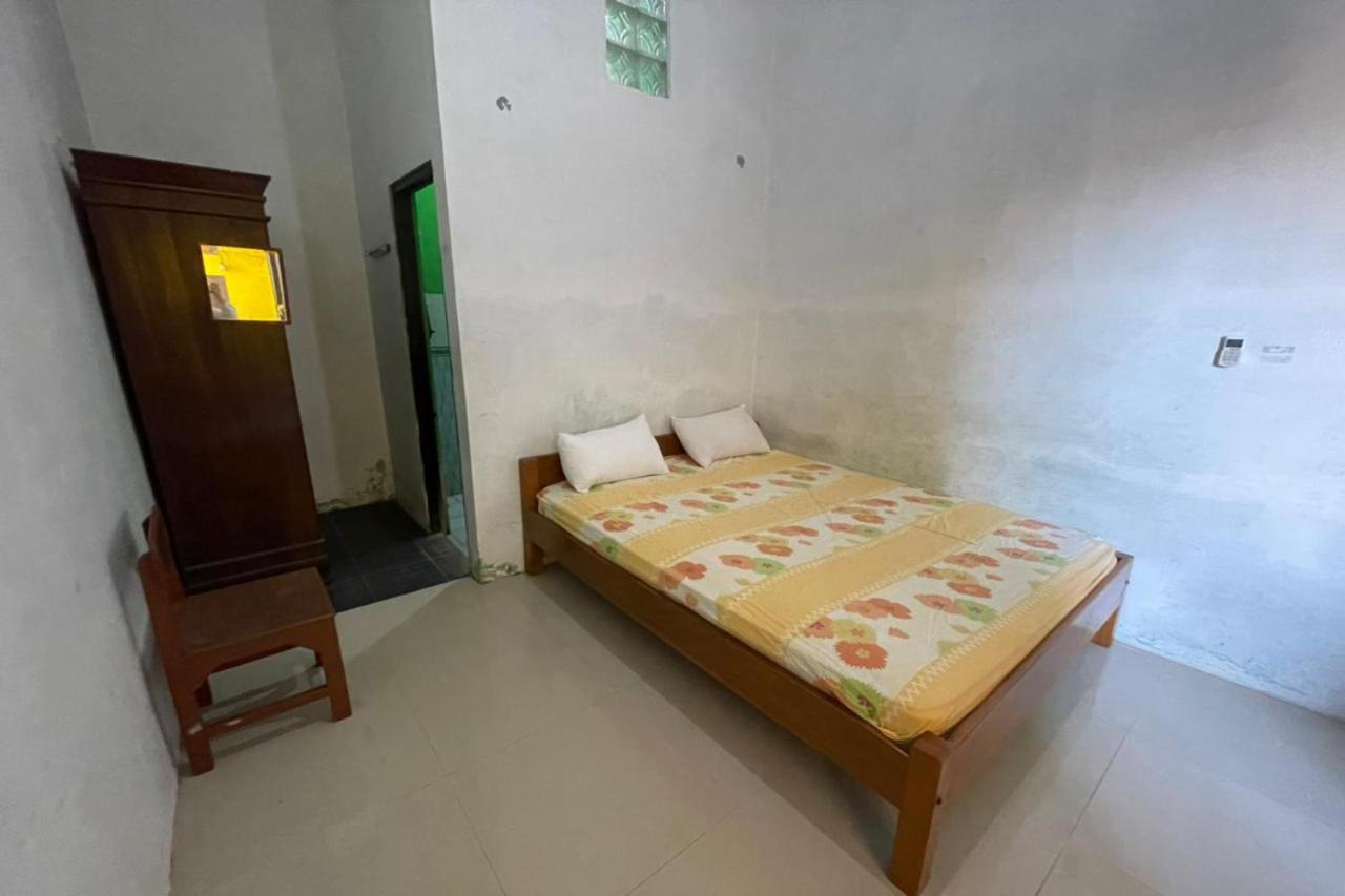 Oyo Life 93036 Eddy Homestay Syariah Lamongan ภายนอก รูปภาพ