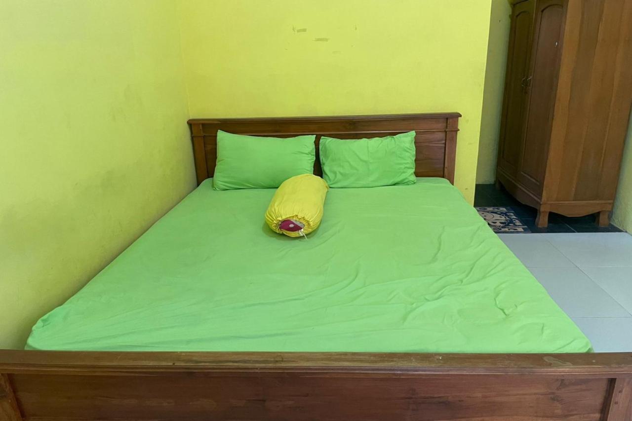 Oyo Life 93036 Eddy Homestay Syariah Lamongan ภายนอก รูปภาพ